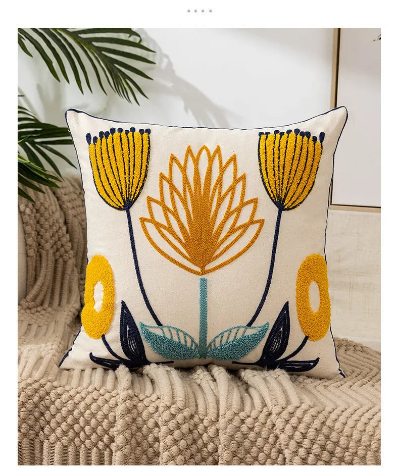 Housse de Coussin Brodée FLEURIA